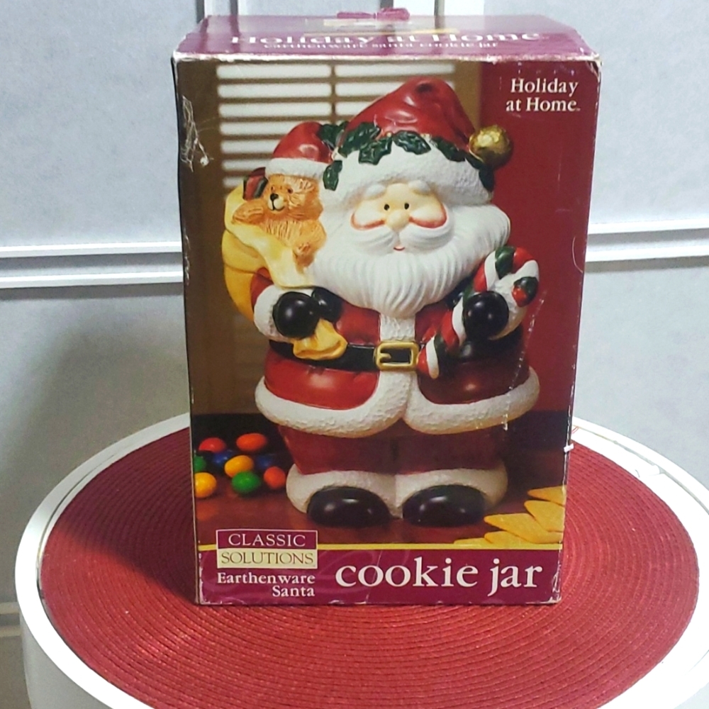 NWOT  Classic Solutions Santa Cookie Jar